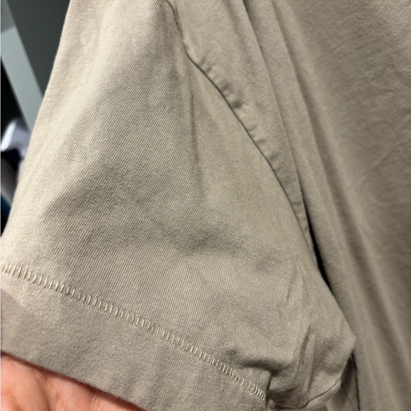 Fear of God Essentials Tee Size L - Picture 8 of 8